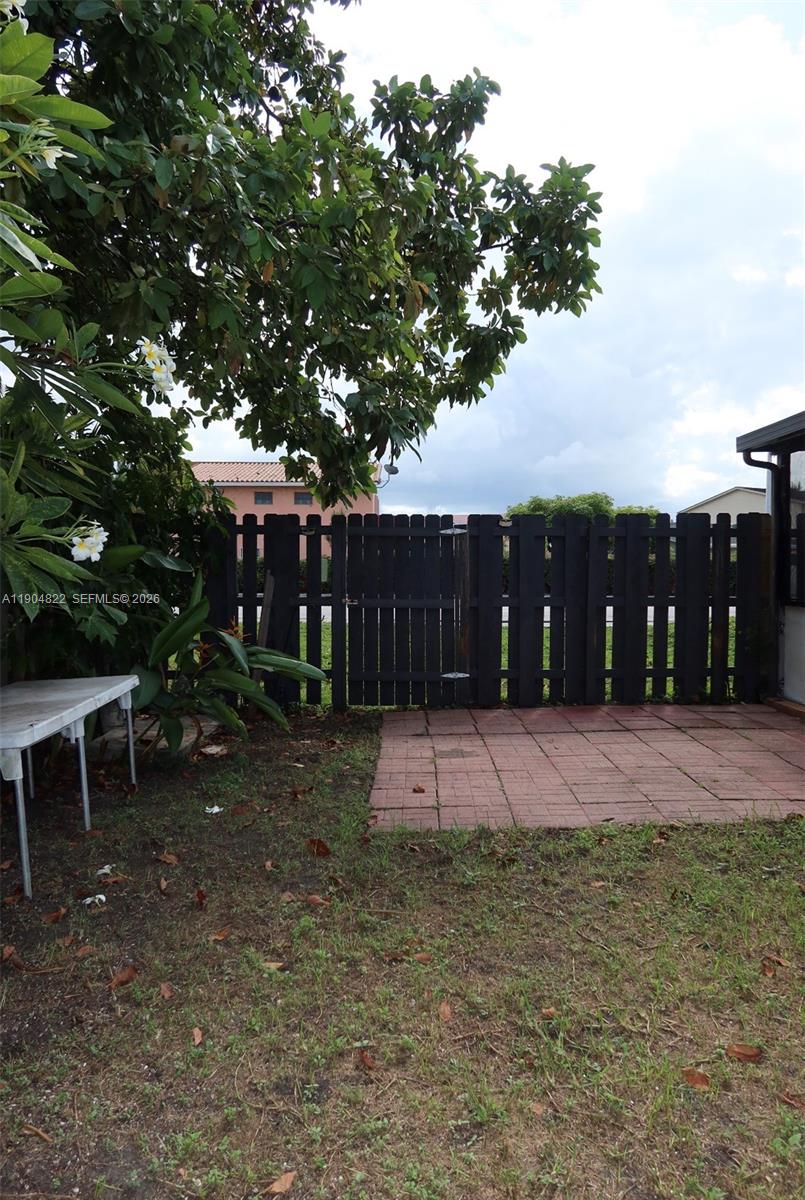 ALAMEDA IV WEST CONDO - Residential