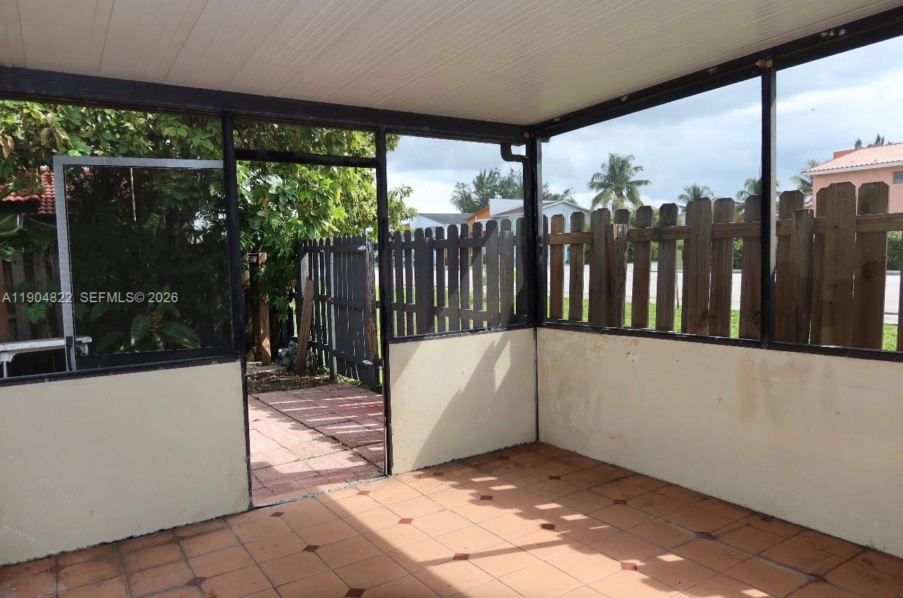 ALAMEDA IV WEST CONDO - Residential