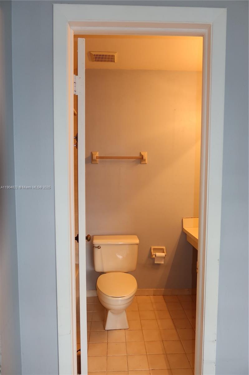 ALAMEDA IV WEST CONDO - Residential