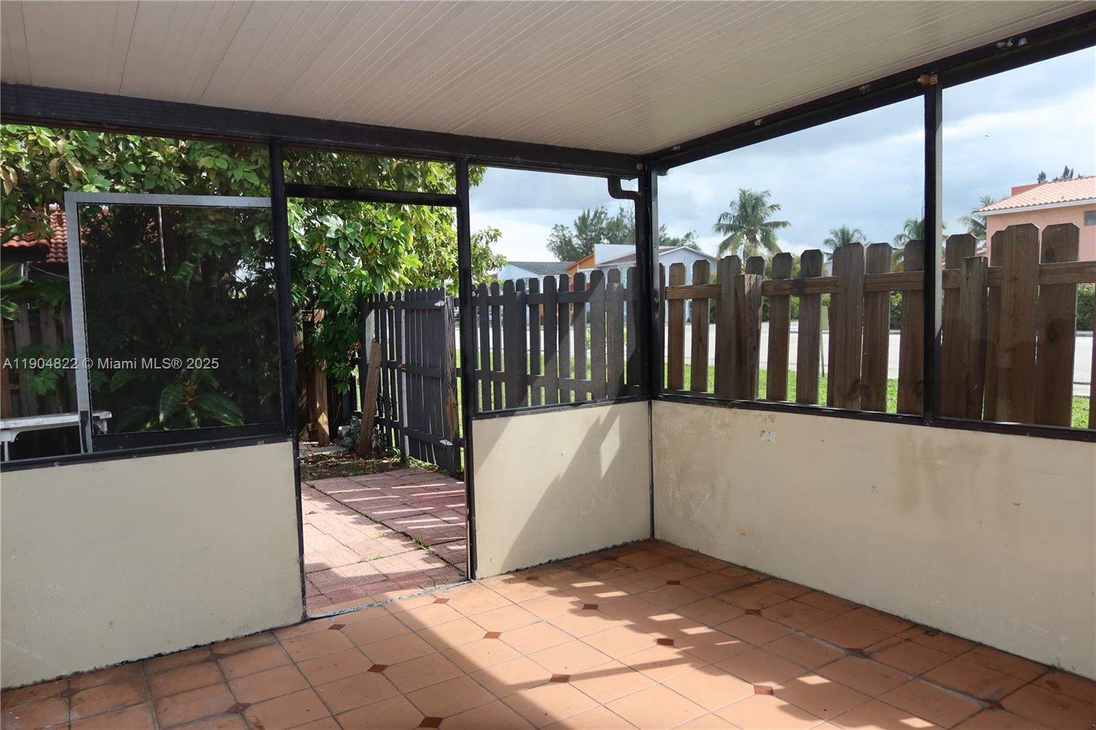 ALAMEDA IV WEST CONDO - Residential