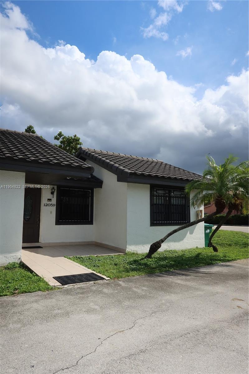 ALAMEDA IV WEST CONDO - Residential