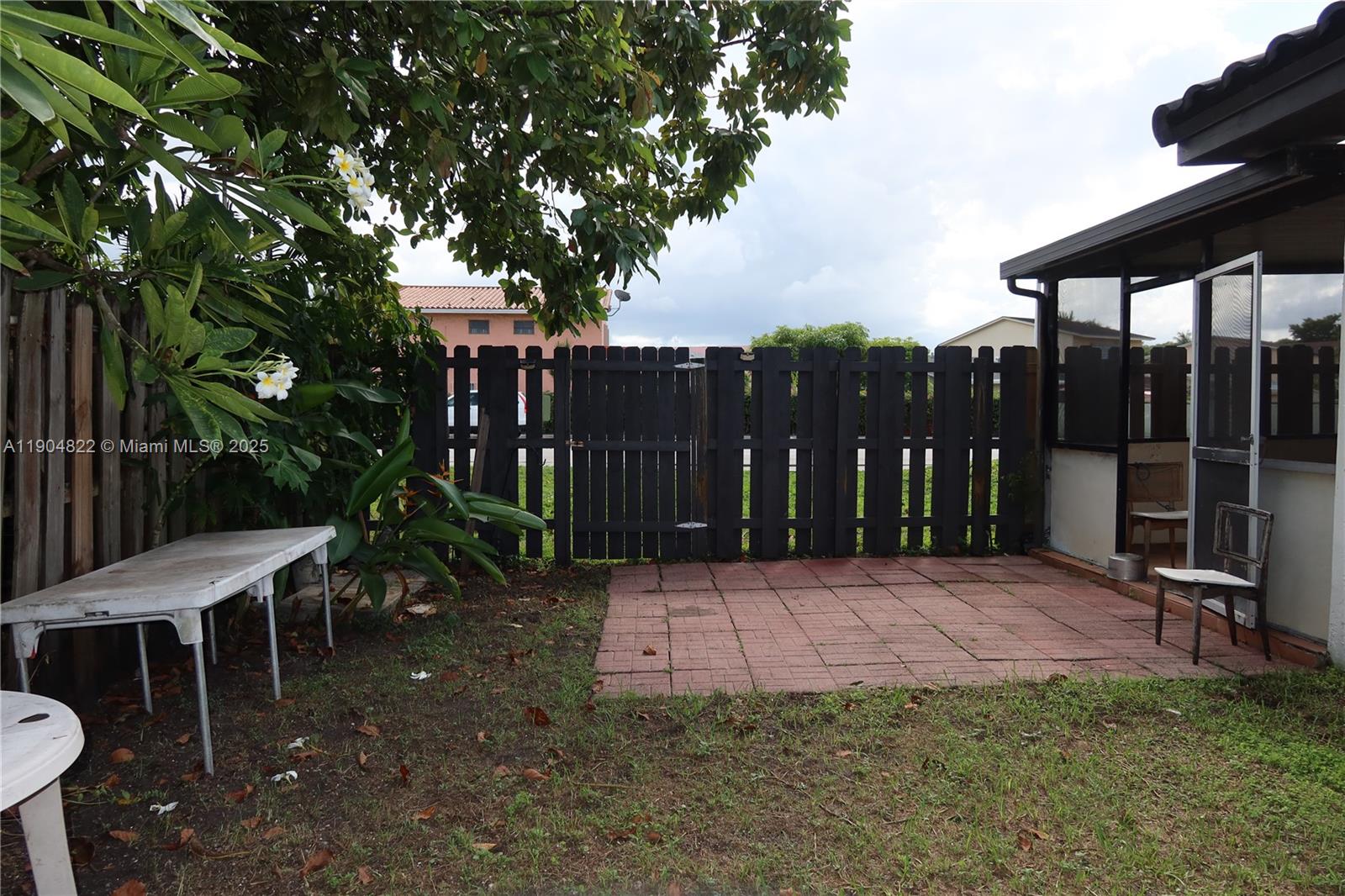 ALAMEDA IV WEST CONDO - Residential