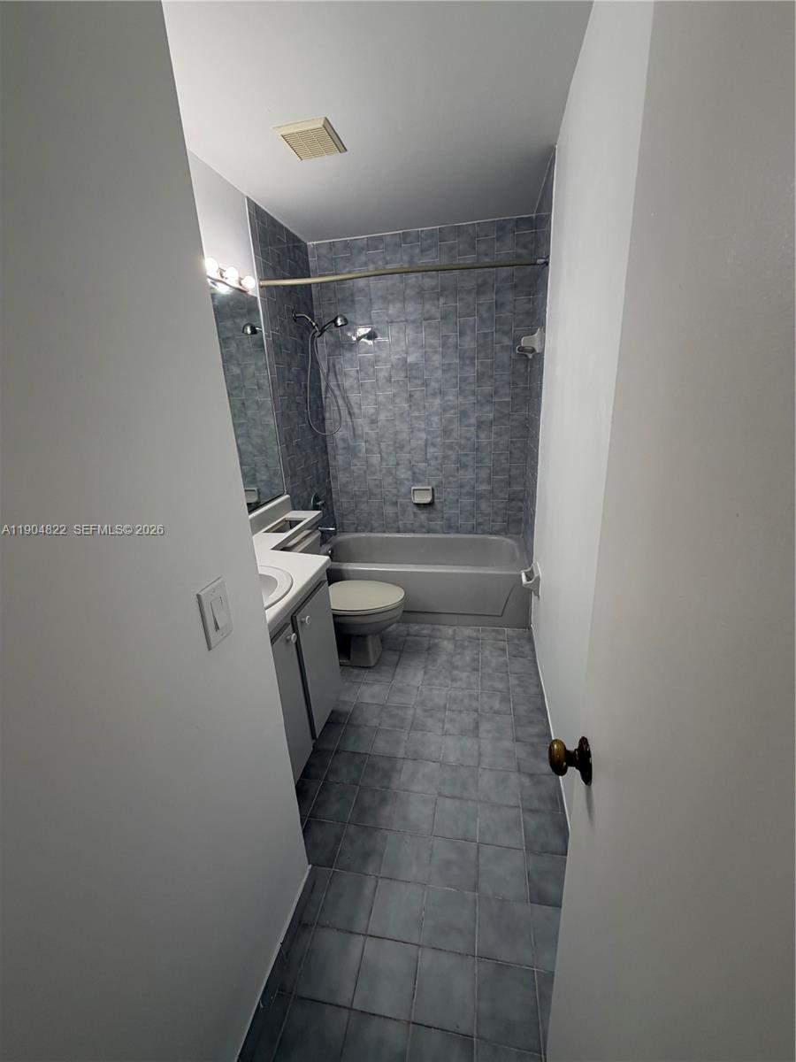 ALAMEDA IV WEST CONDO - Residential