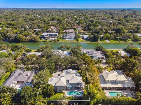 A home in Pinecrest