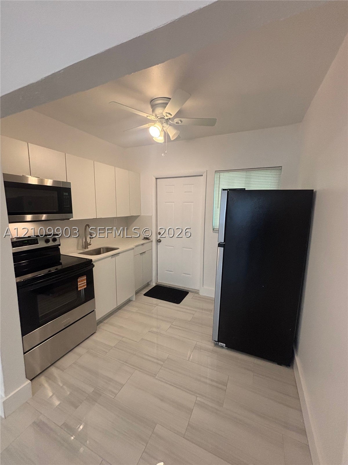671 SW 7th St 2