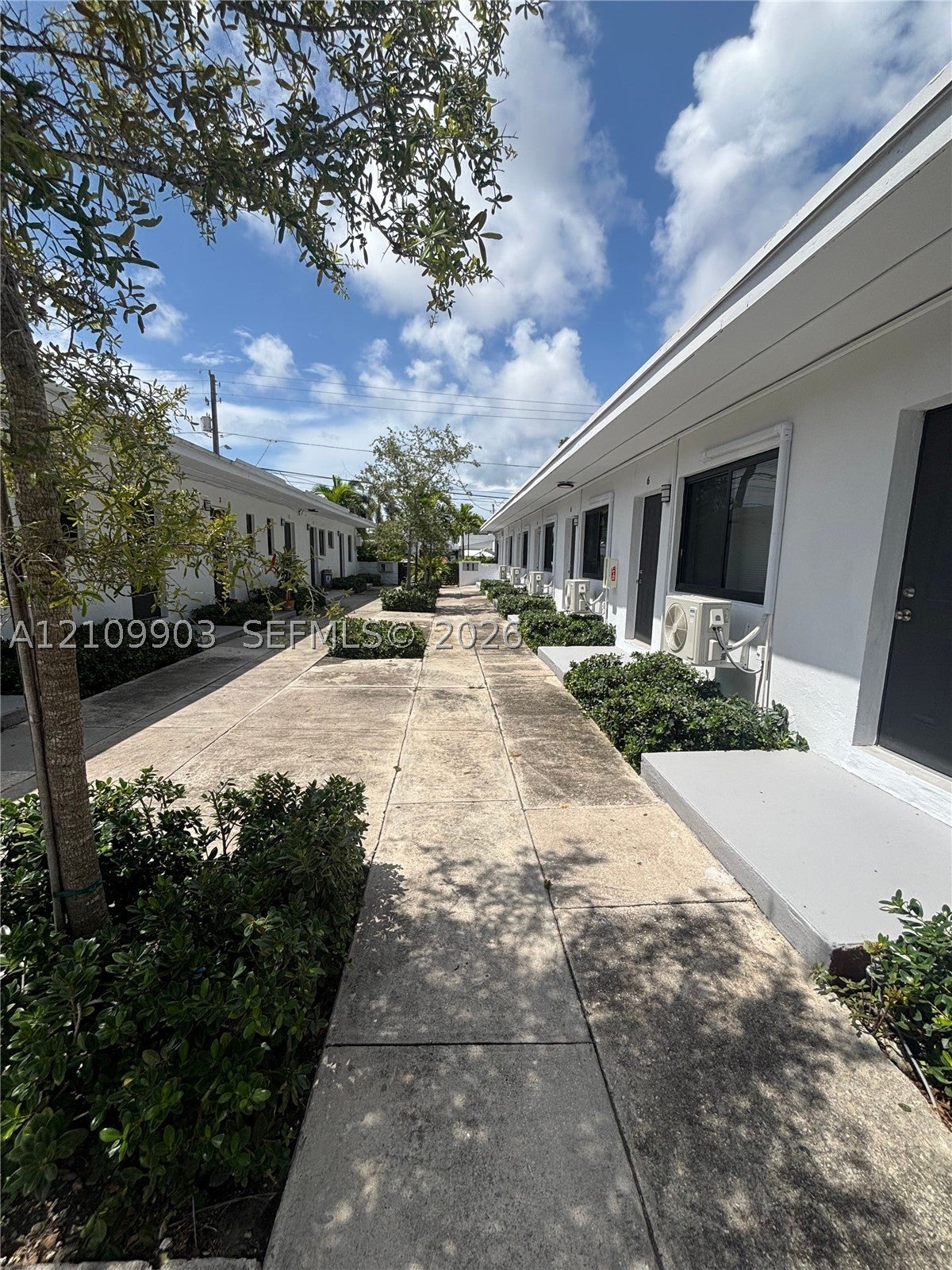 671 SW 7th St 2