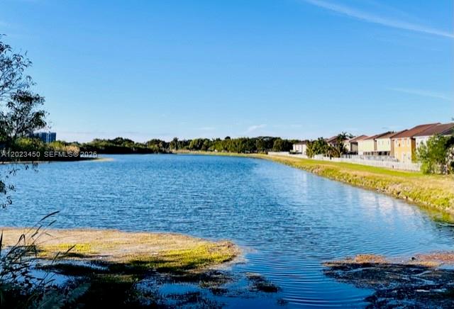 MANDARIN LAKES - Residential