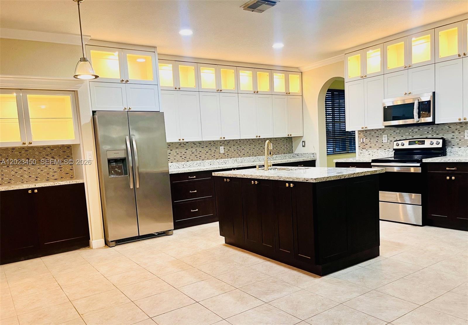 MANDARIN LAKES - Residential