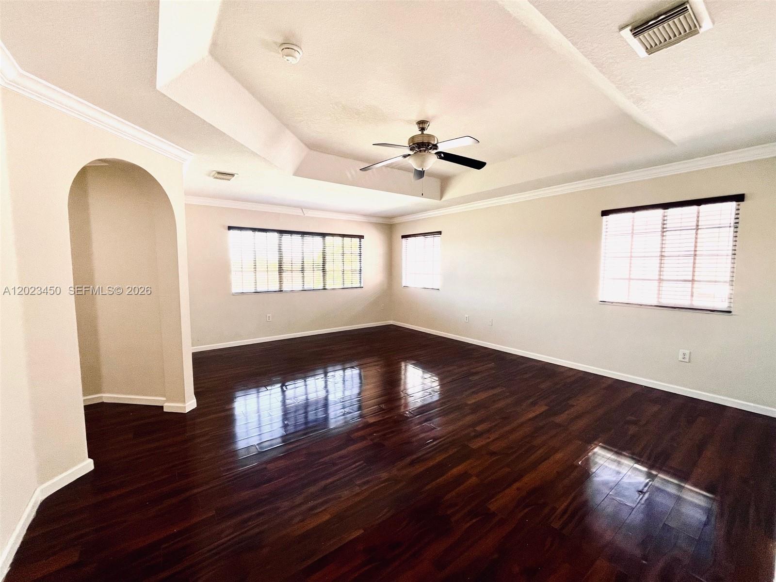 MANDARIN LAKES - Residential