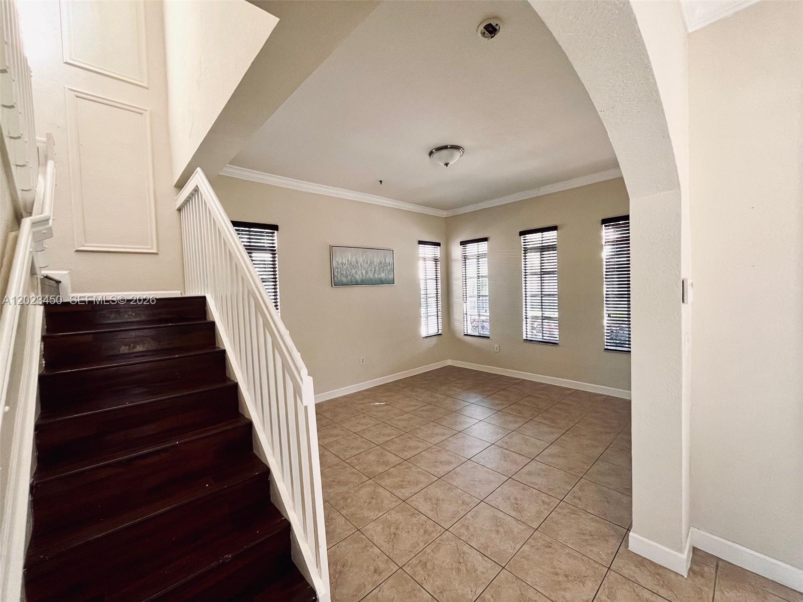 MANDARIN LAKES - Residential