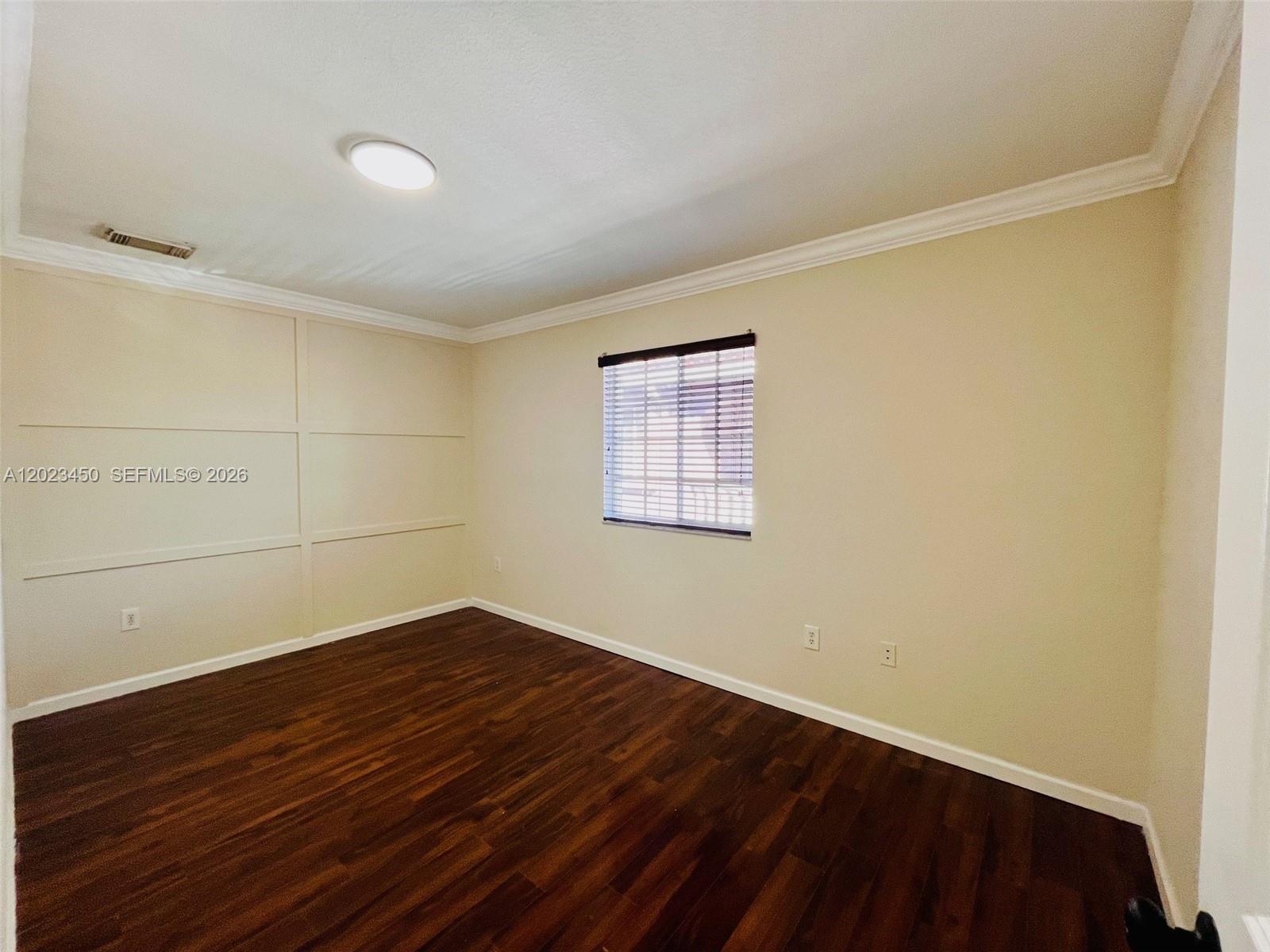 MANDARIN LAKES - Residential