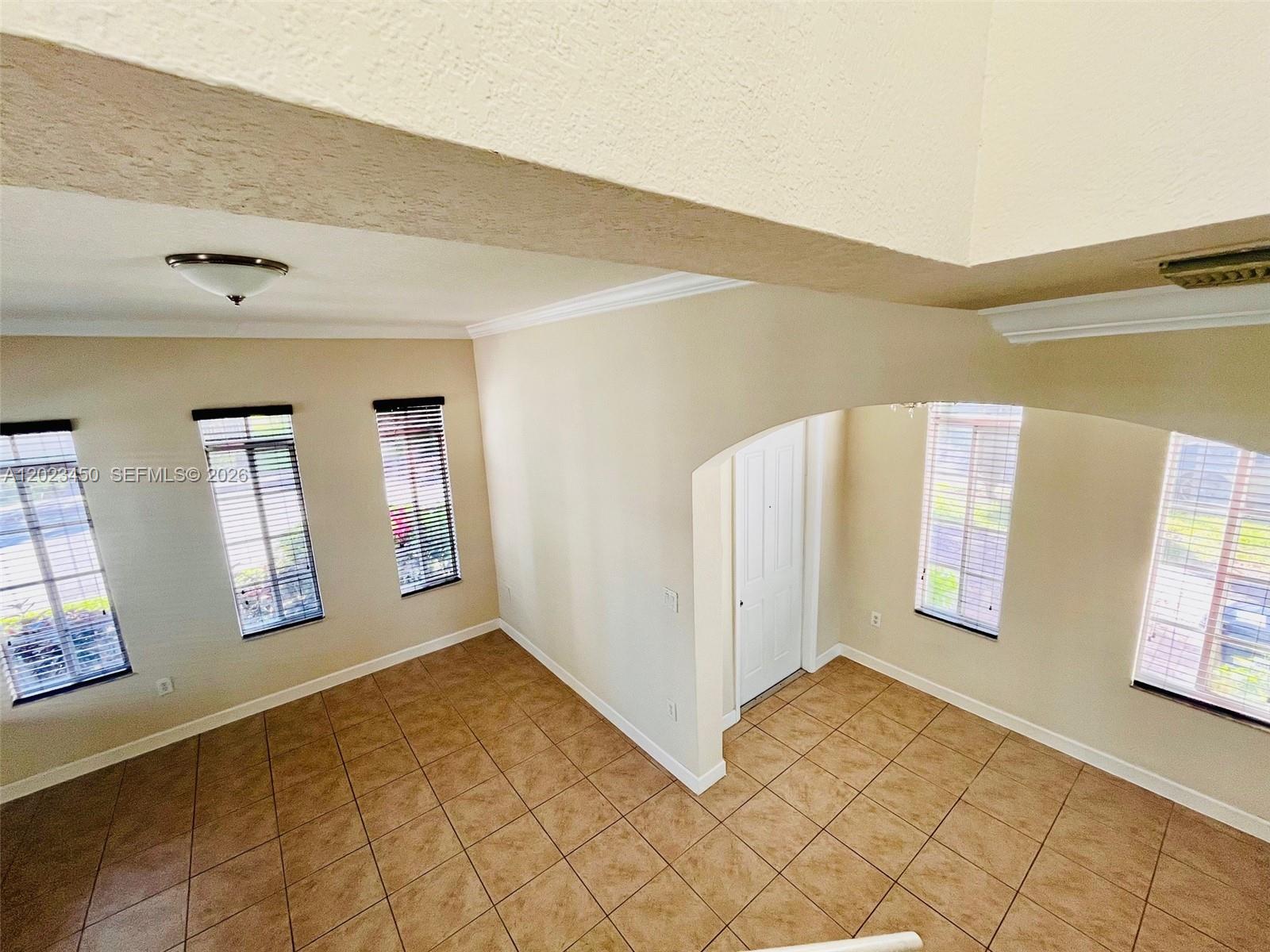 MANDARIN LAKES - Residential