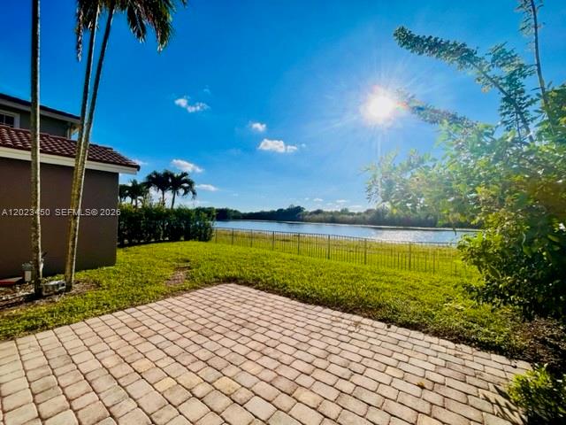 MANDARIN LAKES - Residential