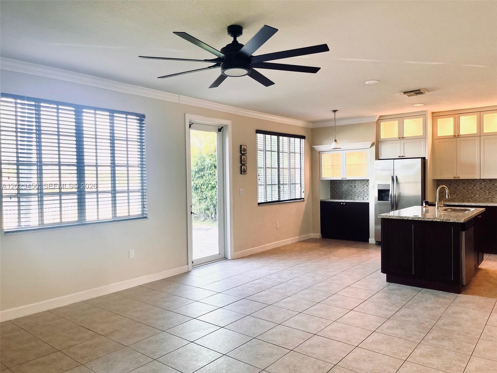 MANDARIN LAKES - Residential