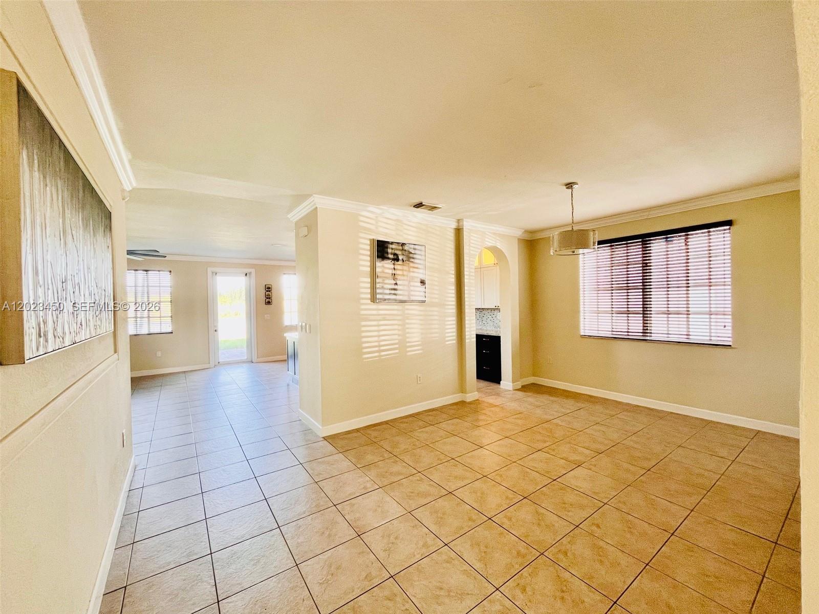 MANDARIN LAKES - Residential