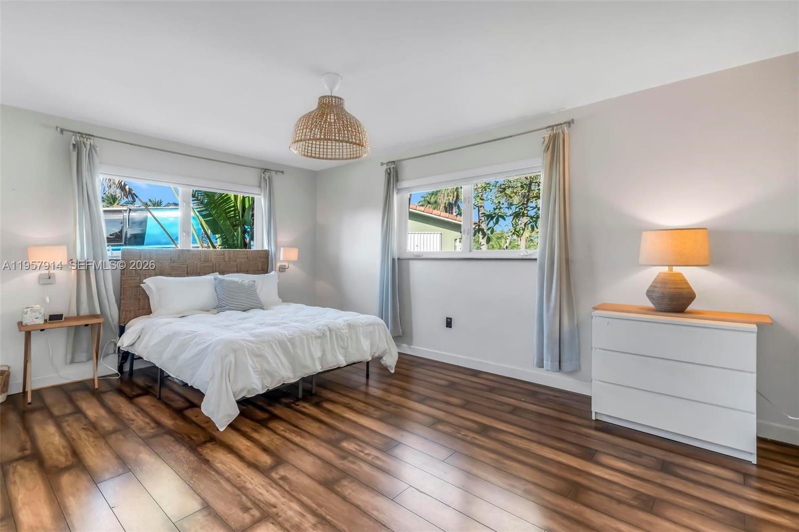 SUNSET ISLES SEC 4 - Residential Lease