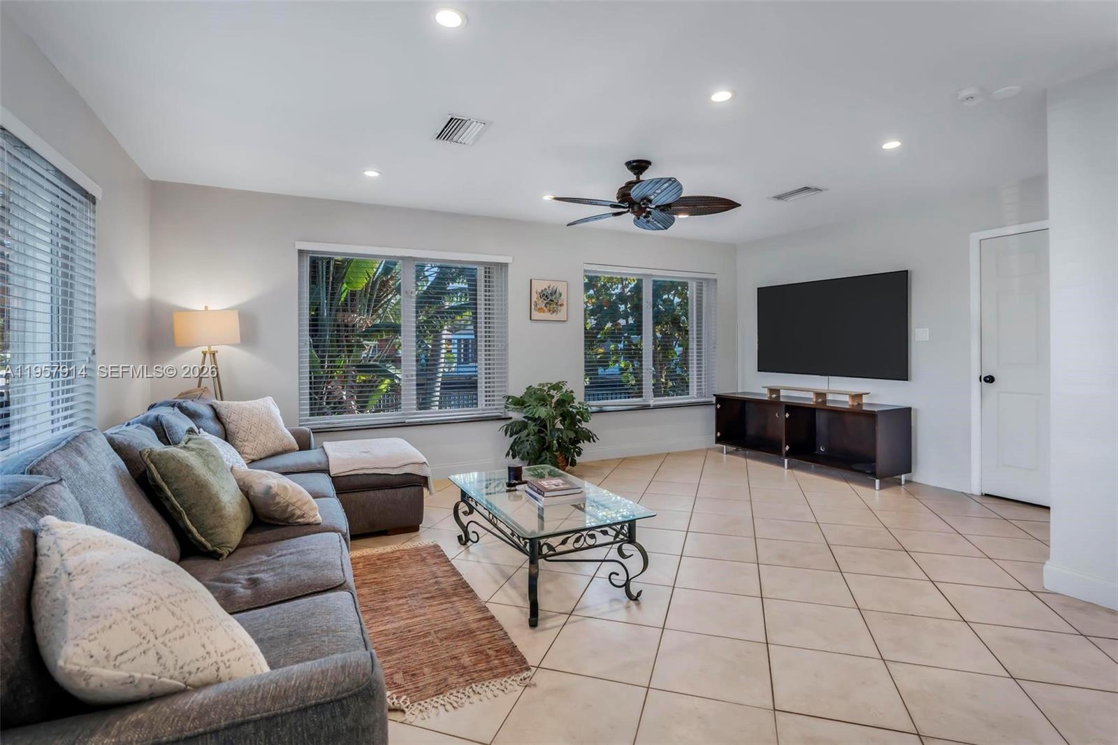 SUNSET ISLES SEC 4 - Residential Lease