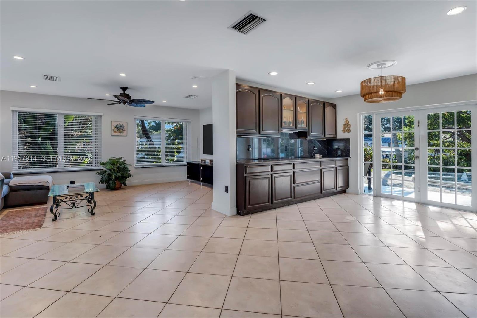 SUNSET ISLES SEC 4 - Residential Lease