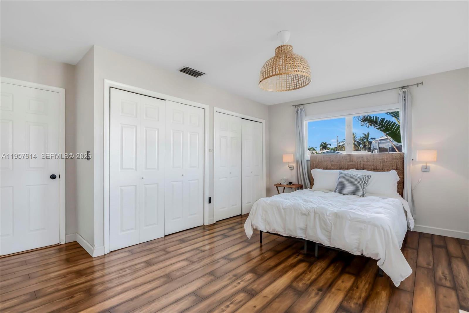 SUNSET ISLES SEC 4 - Residential Lease