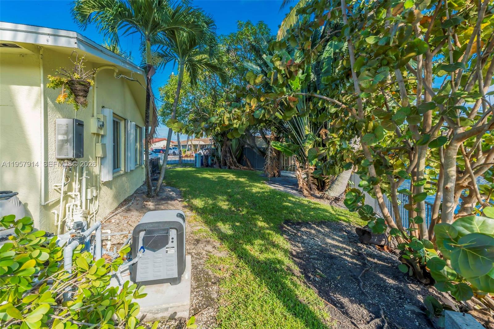 SUNSET ISLES SEC 4 - Residential Lease