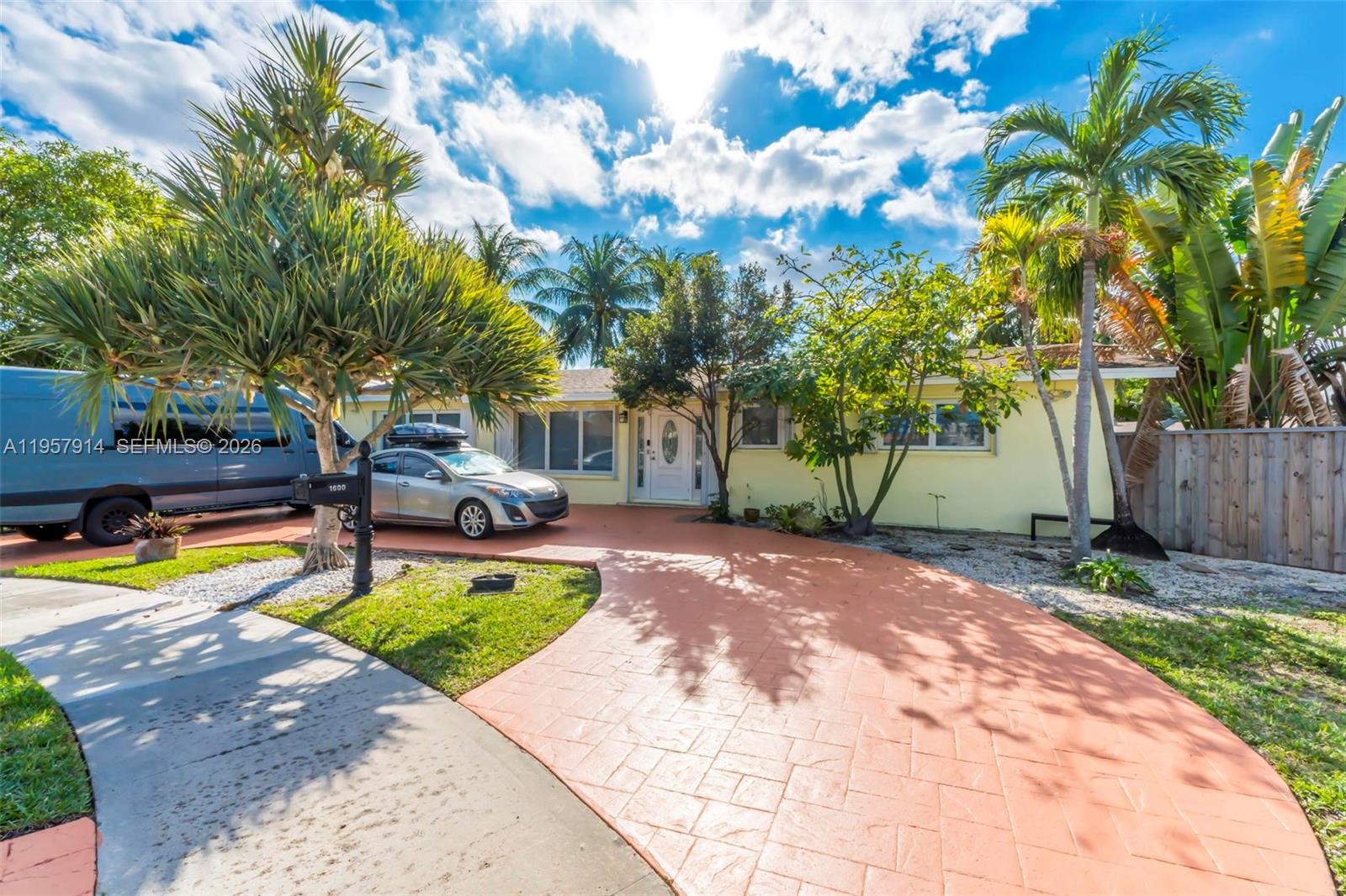 SUNSET ISLES SEC 4 - Residential Lease