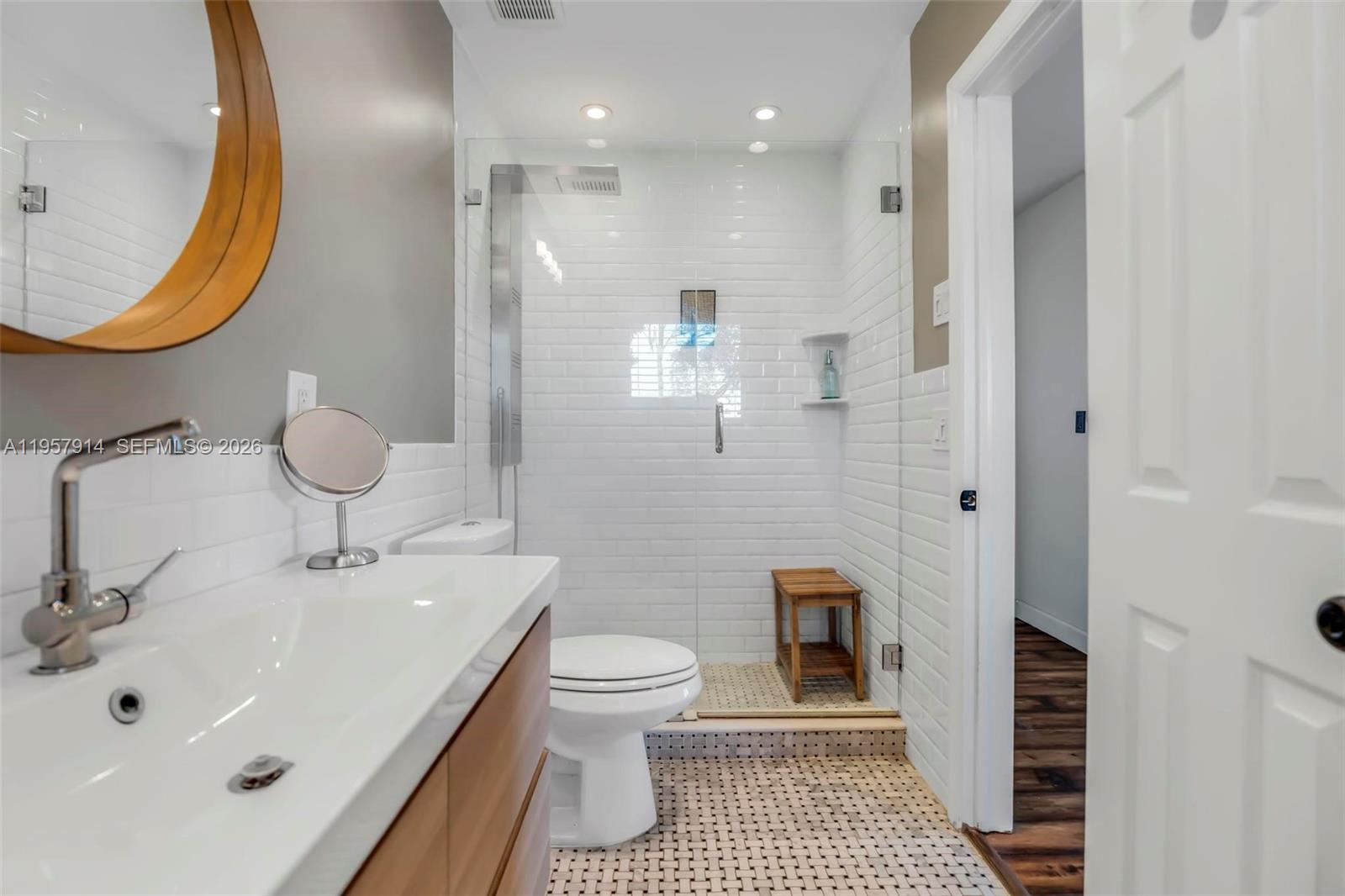 SUNSET ISLES SEC 4 - Residential Lease