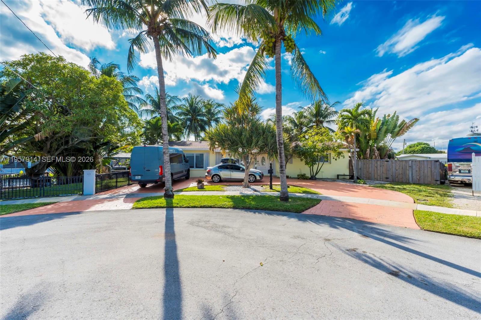 SUNSET ISLES SEC 4 - Residential Lease