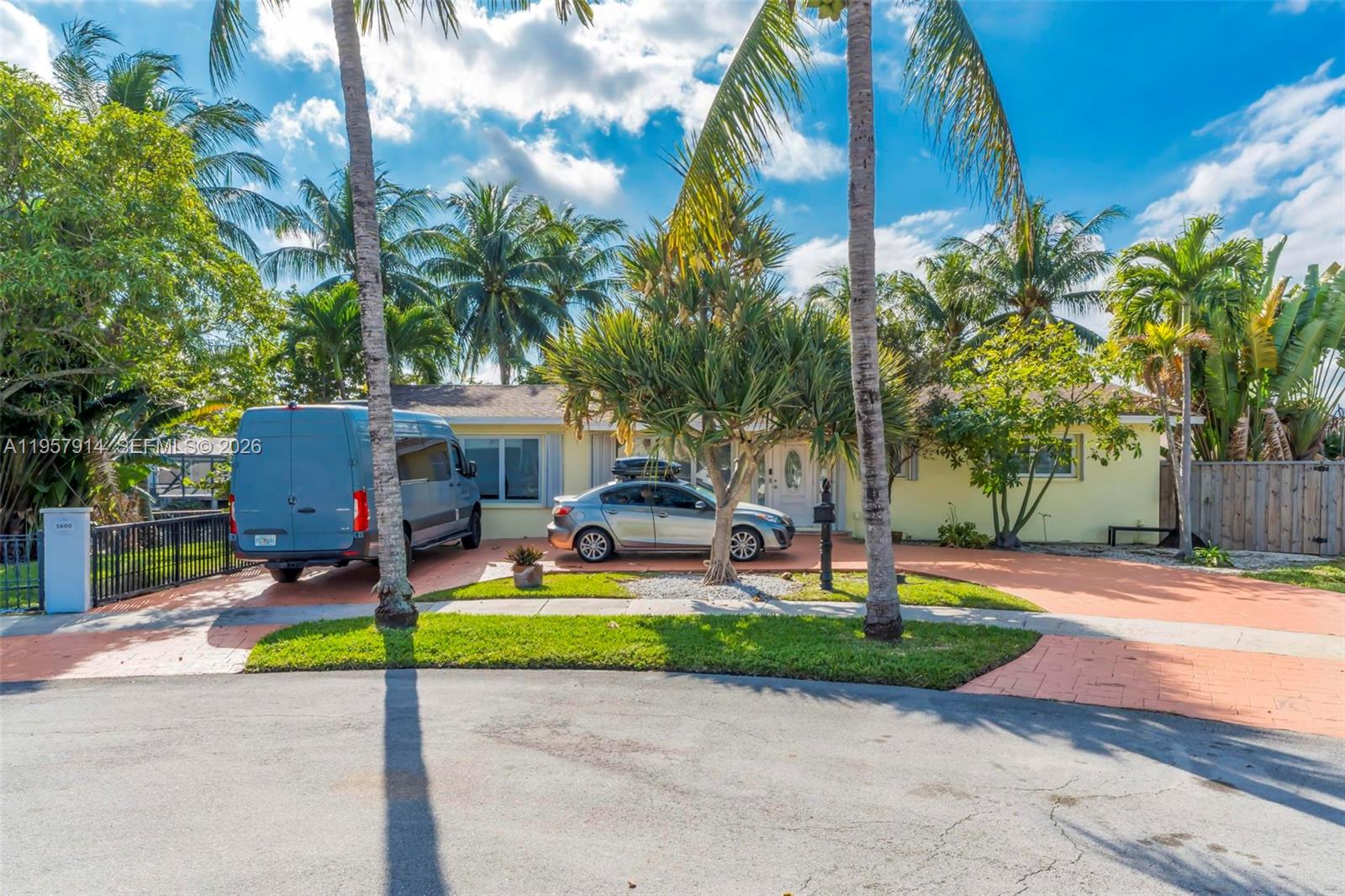 SUNSET ISLES SEC 4 - Residential Lease