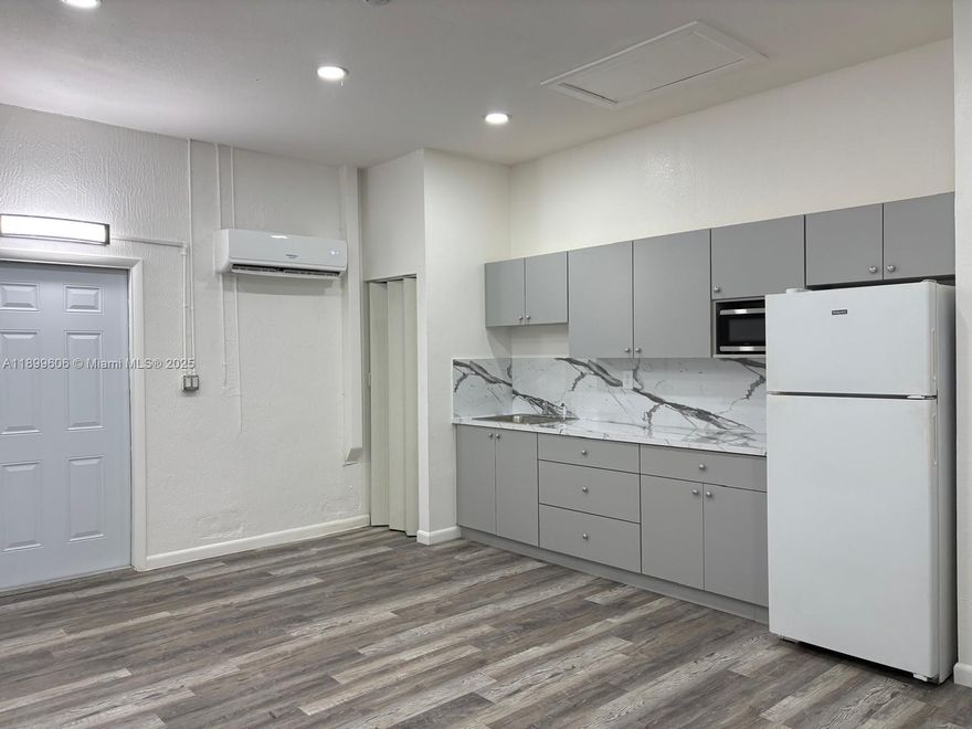 Brand new spacious studio in a beautiful new construction corner home.  Electricity, water & internet included. 
Ideal for a couple as it has parking for 2 cars. Very private with a small patio area. Only 2 months moves you in. Sorry no pets.