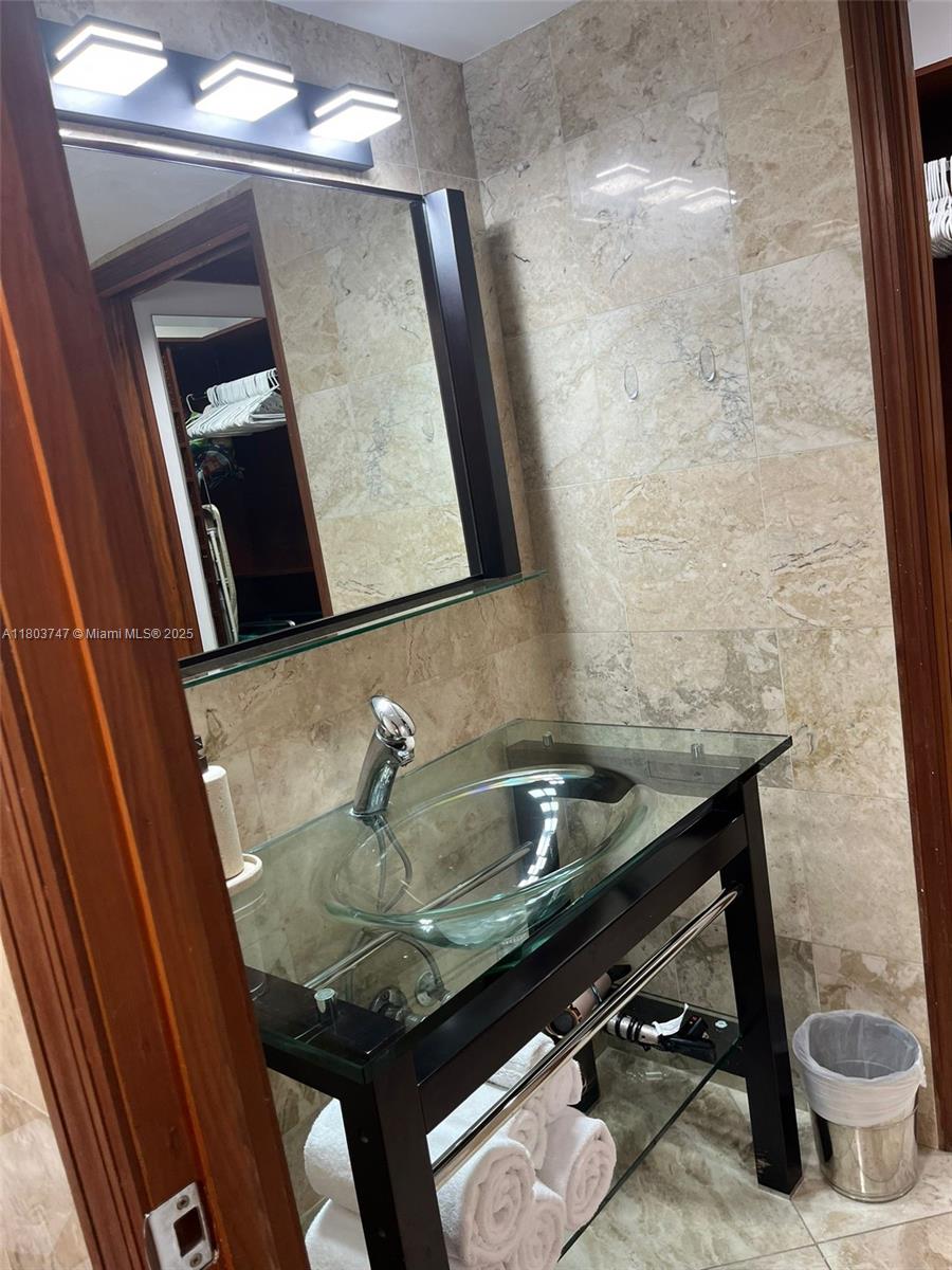 RONEY PALACE CONDO - Residential