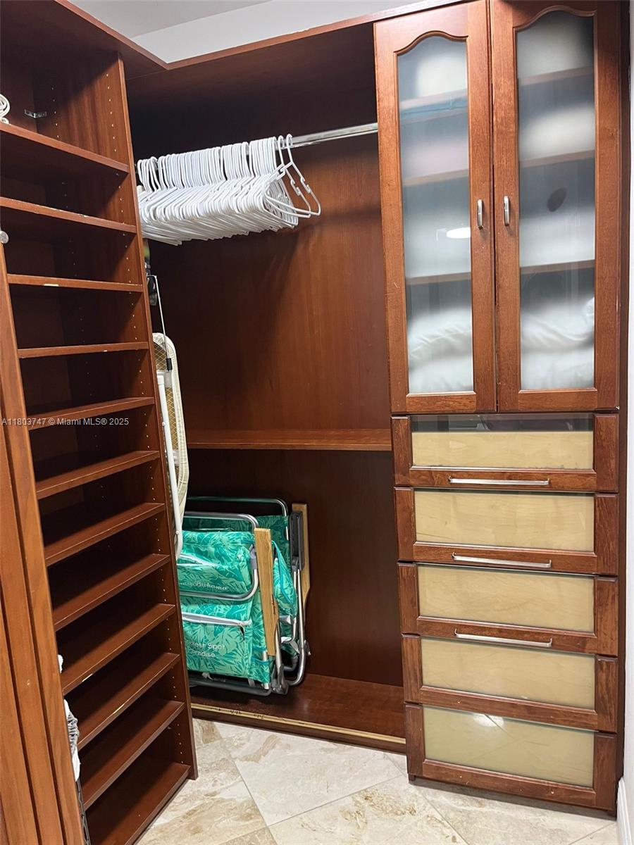 RONEY PALACE CONDO - Residential