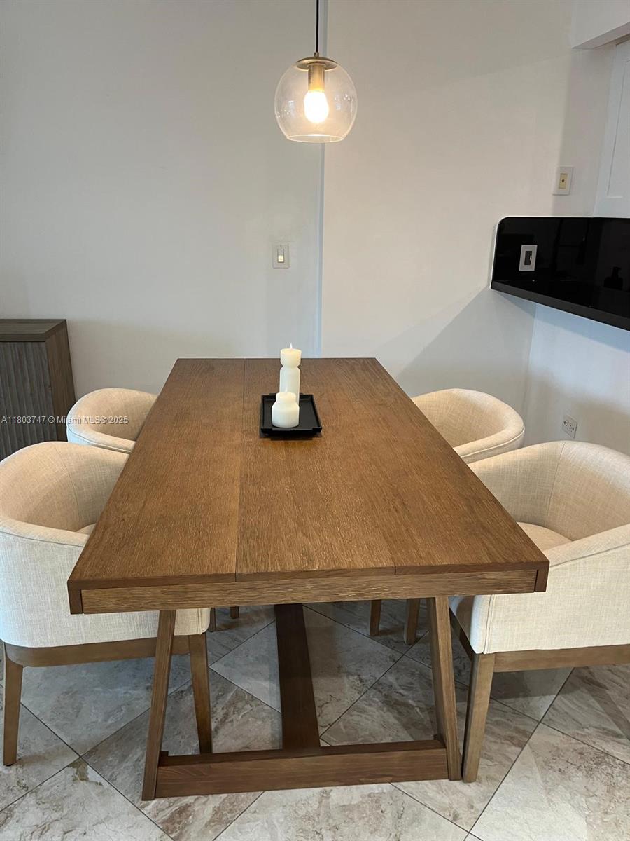 2301 Collins Ave 731