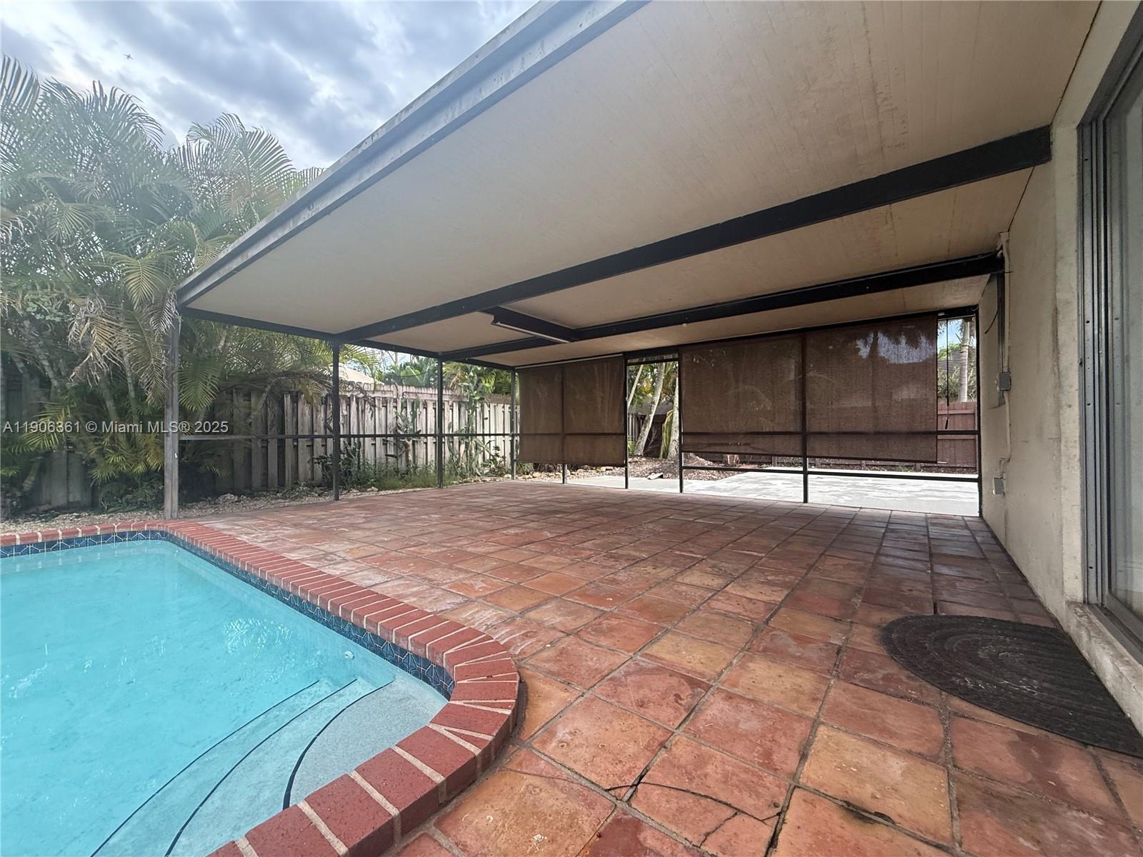 WOODFIELD - Residential