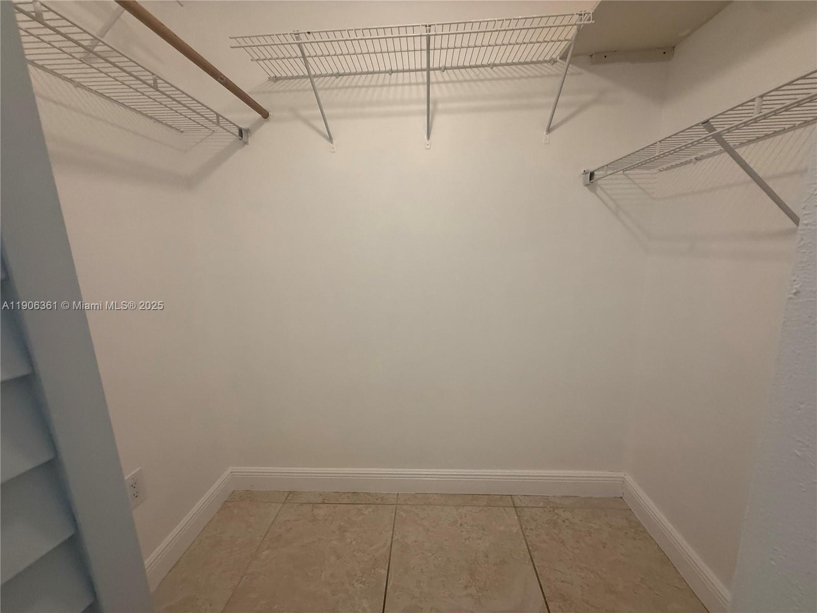 WOODFIELD - Residential