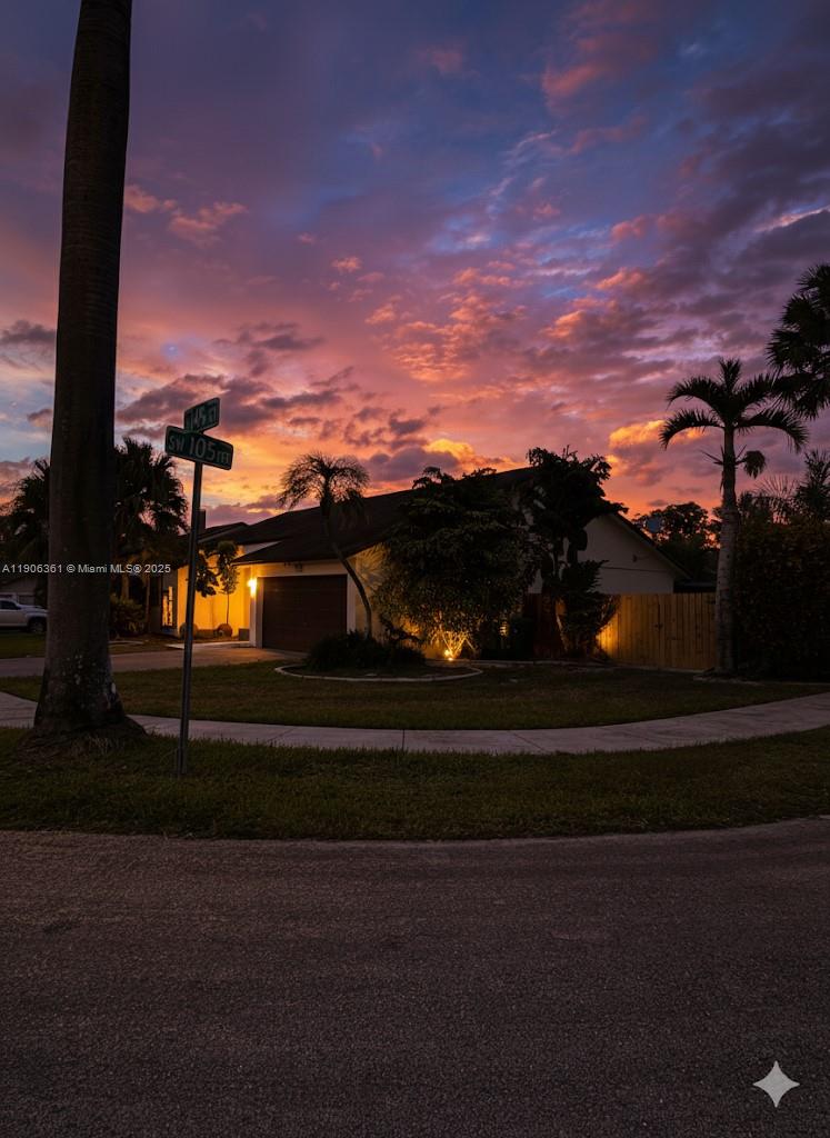 WOODFIELD - Residential