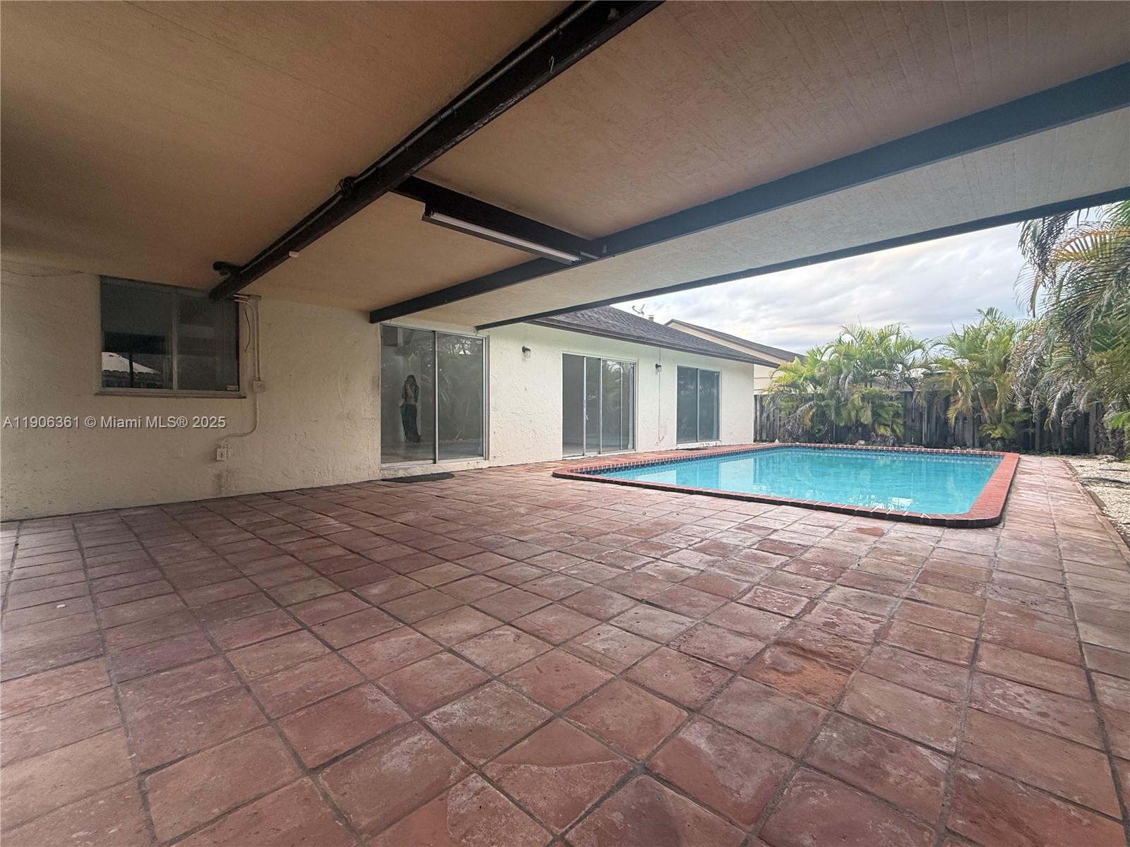 WOODFIELD - Residential