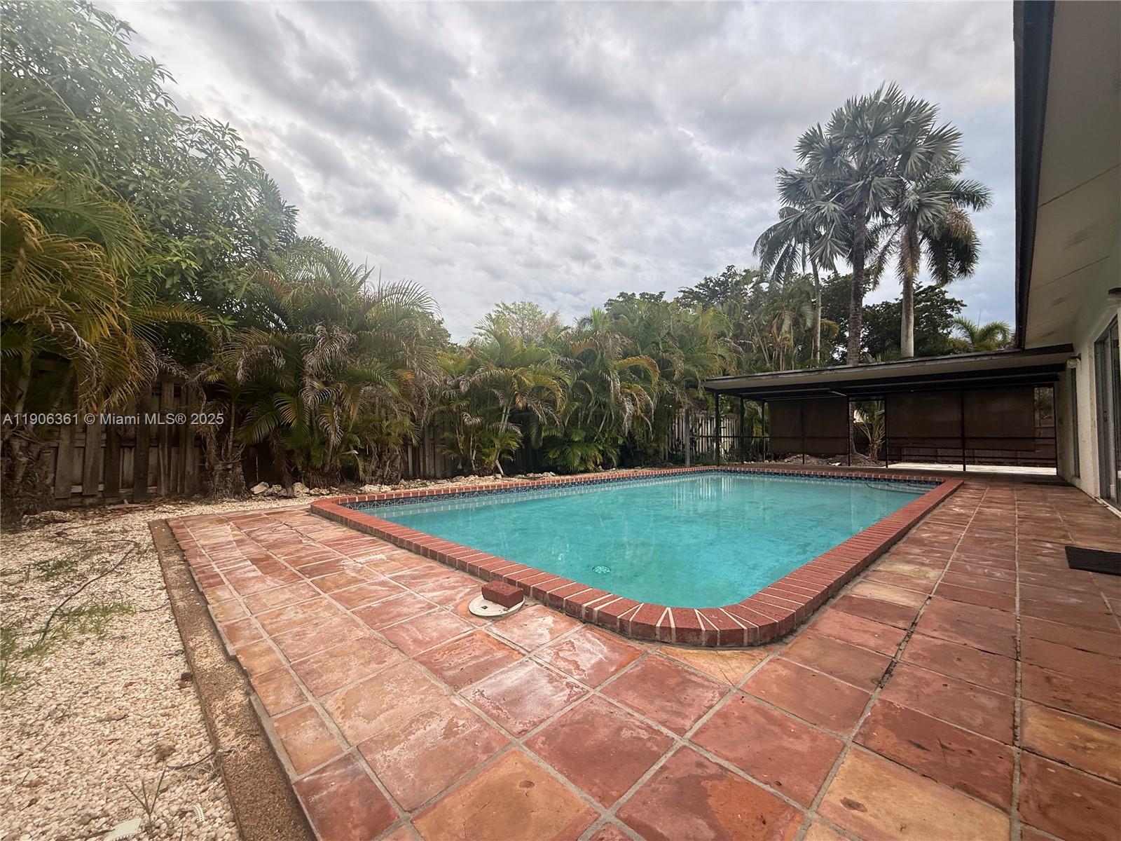 WOODFIELD - Residential