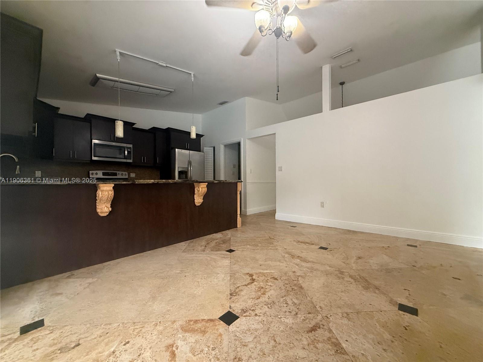 WOODFIELD - Residential