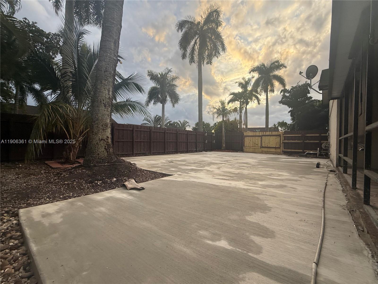 WOODFIELD - Residential