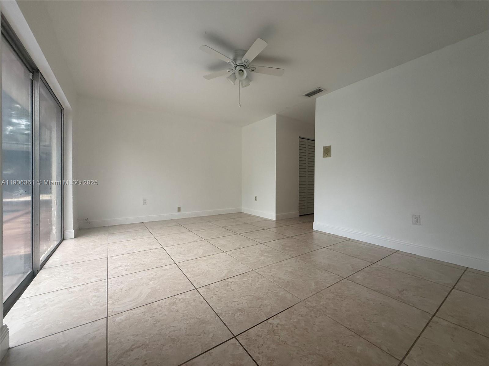 WOODFIELD - Residential