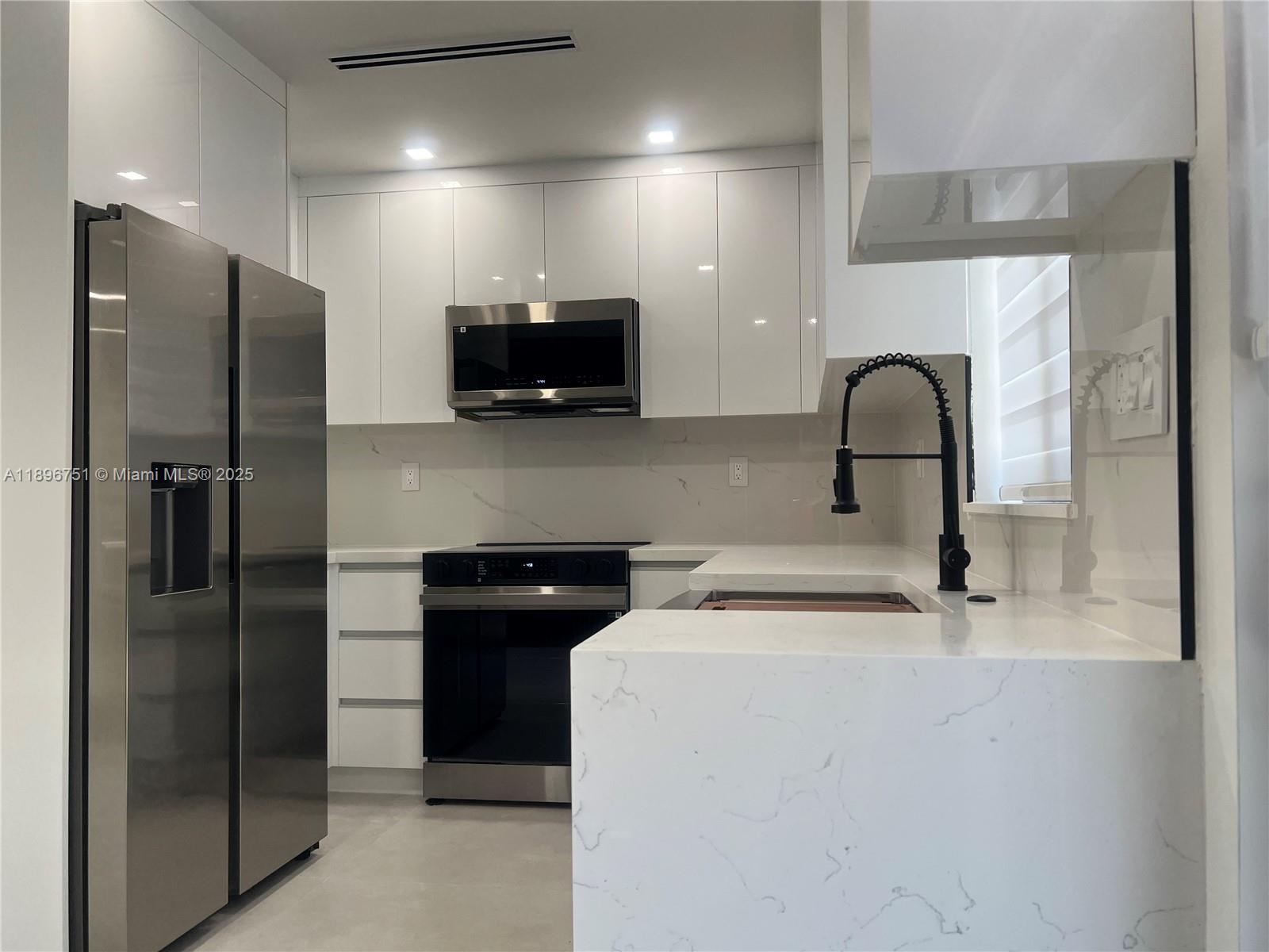 HIGHVIEW GARDENS SEC B - Residential