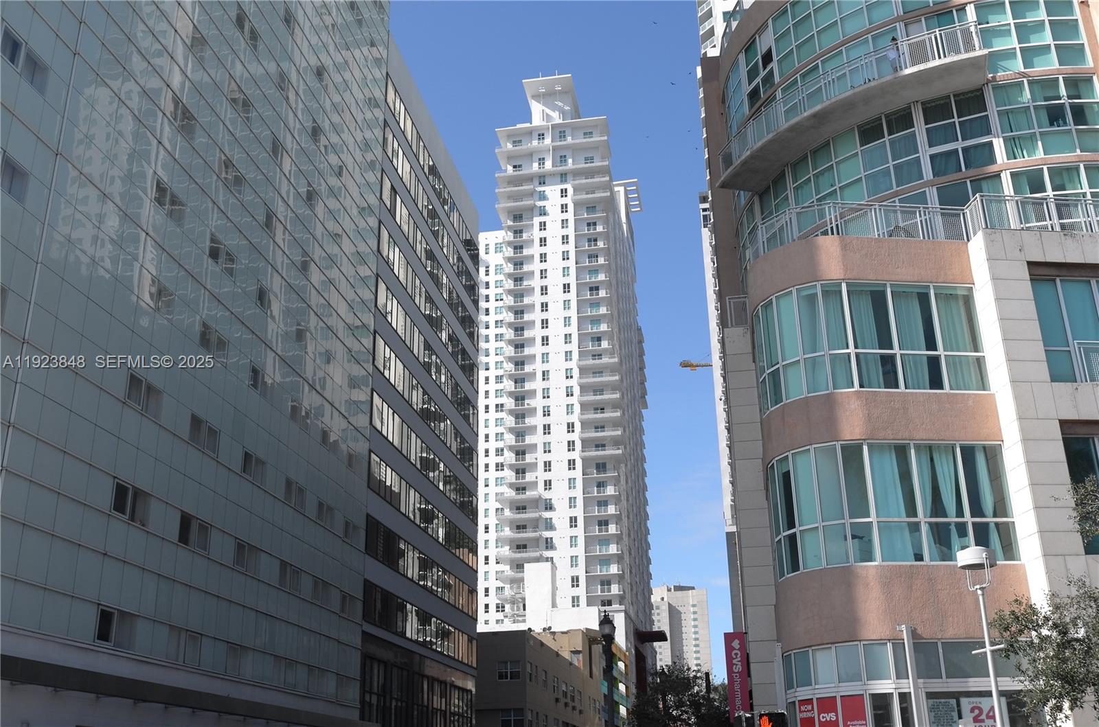 VIZCAYNE SOUTH CONDO - Residential