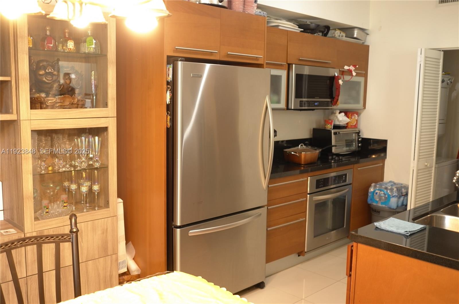 VIZCAYNE SOUTH CONDO - Residential