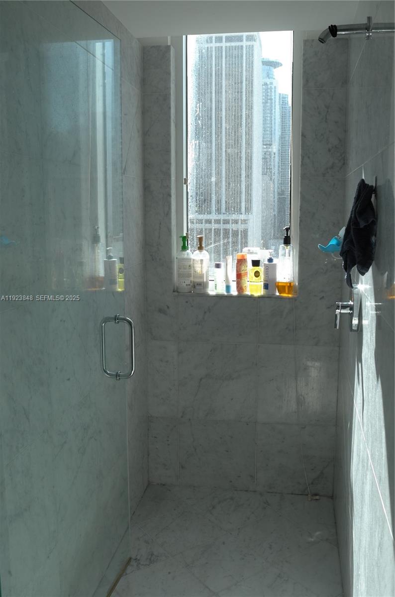 VIZCAYNE SOUTH CONDO - Residential