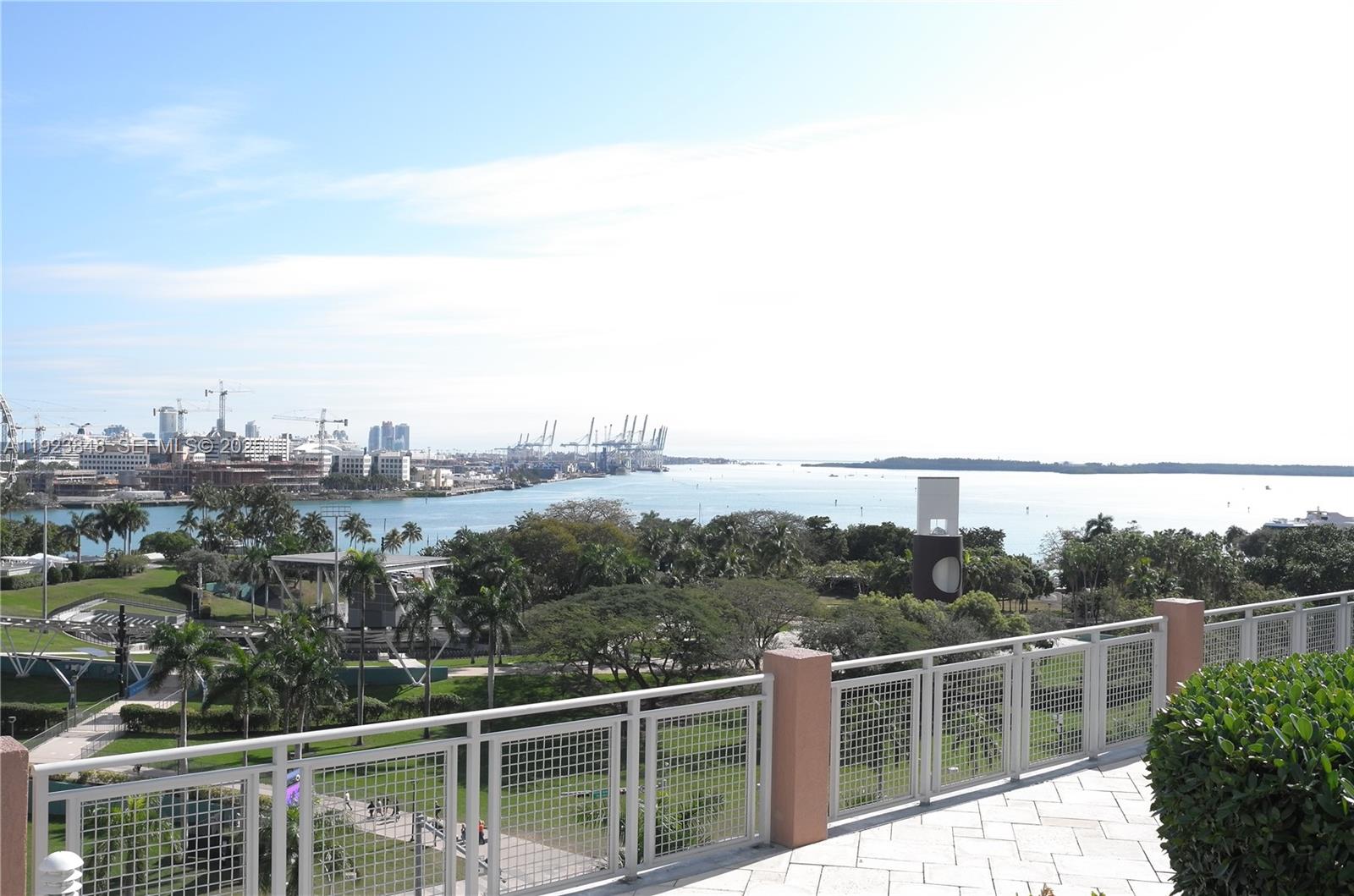 VIZCAYNE SOUTH CONDO - Residential