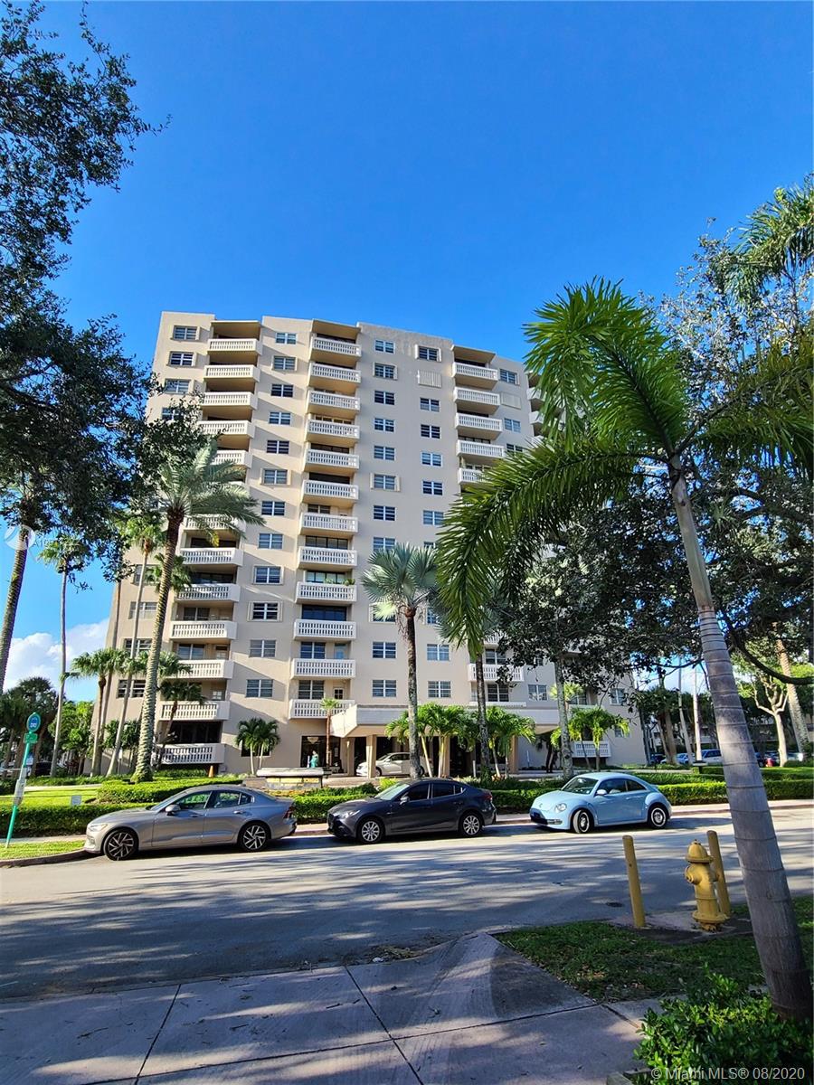Photo 1 of 90 Edgewater Dr 719, Coral Gables, Florida, $1,775, Web #: 10917222
