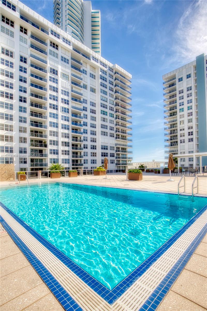 AQUARIUS CONDO - Residential
