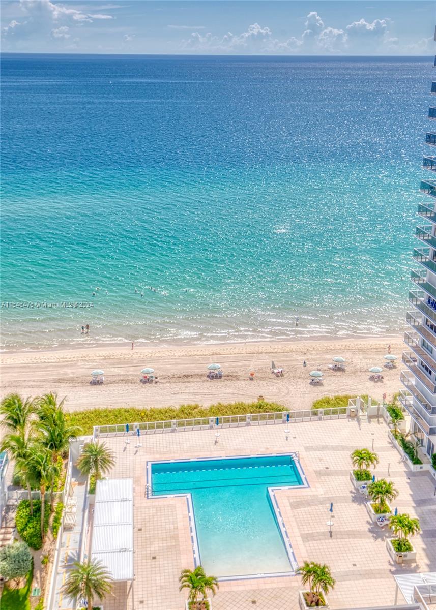 AQUARIUS CONDO - Residential