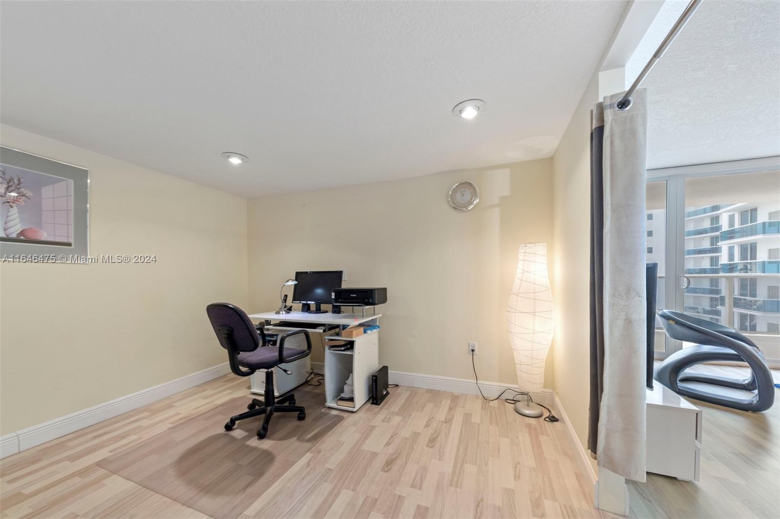 AQUARIUS CONDO - Residential
