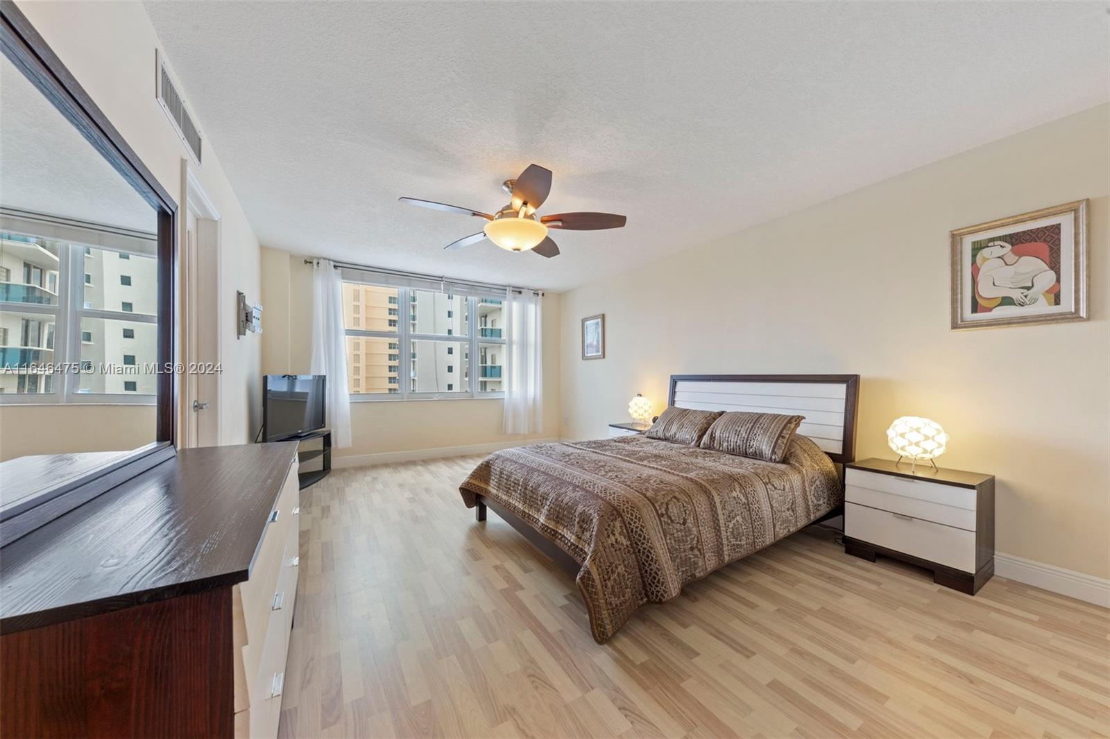 AQUARIUS CONDO - Residential